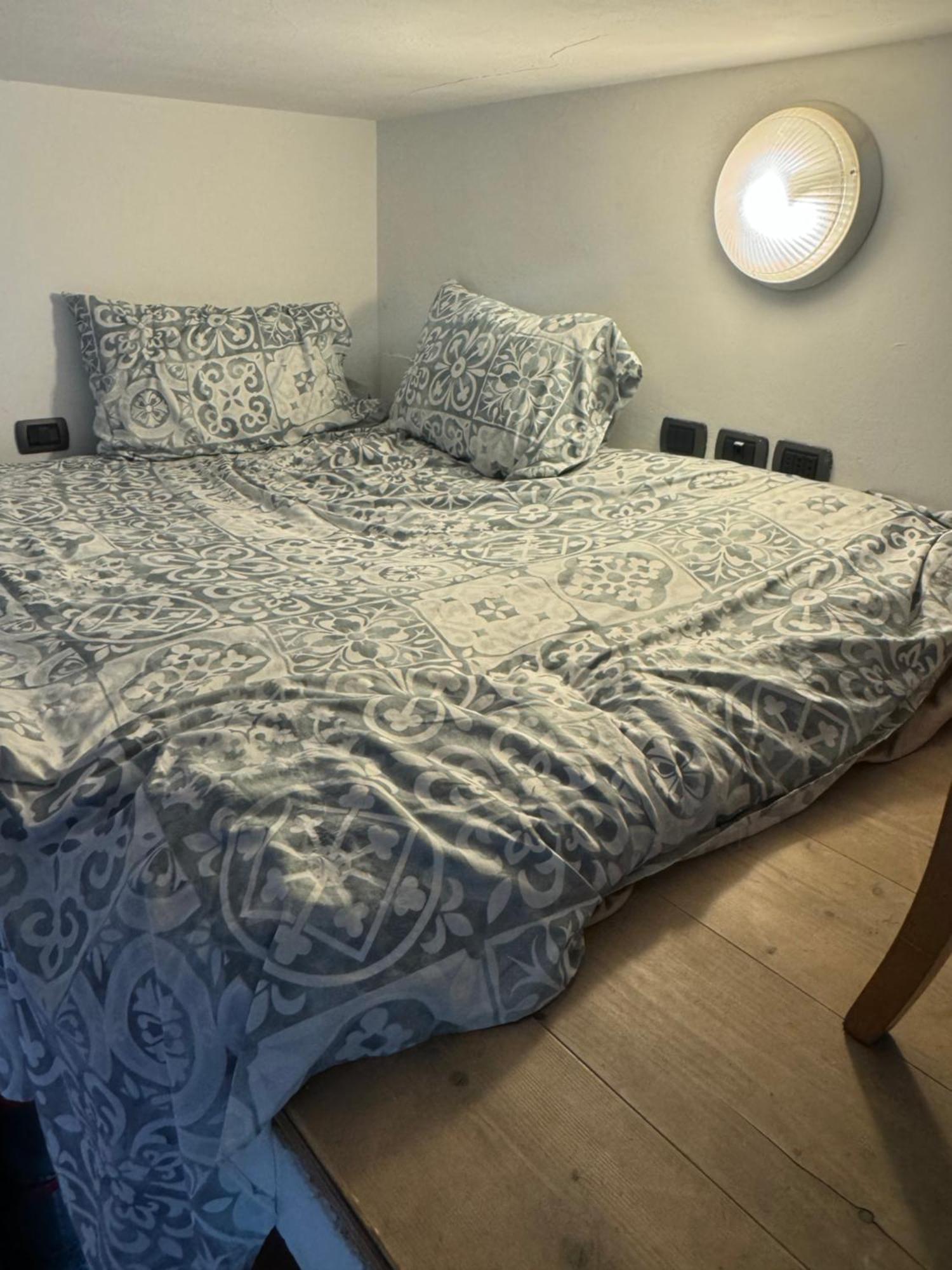 Free 30 Minutes Preemptive Cognitive Disconnect Therapy Price Location Real Duomo Palace Mini Suite Milano Exterior foto