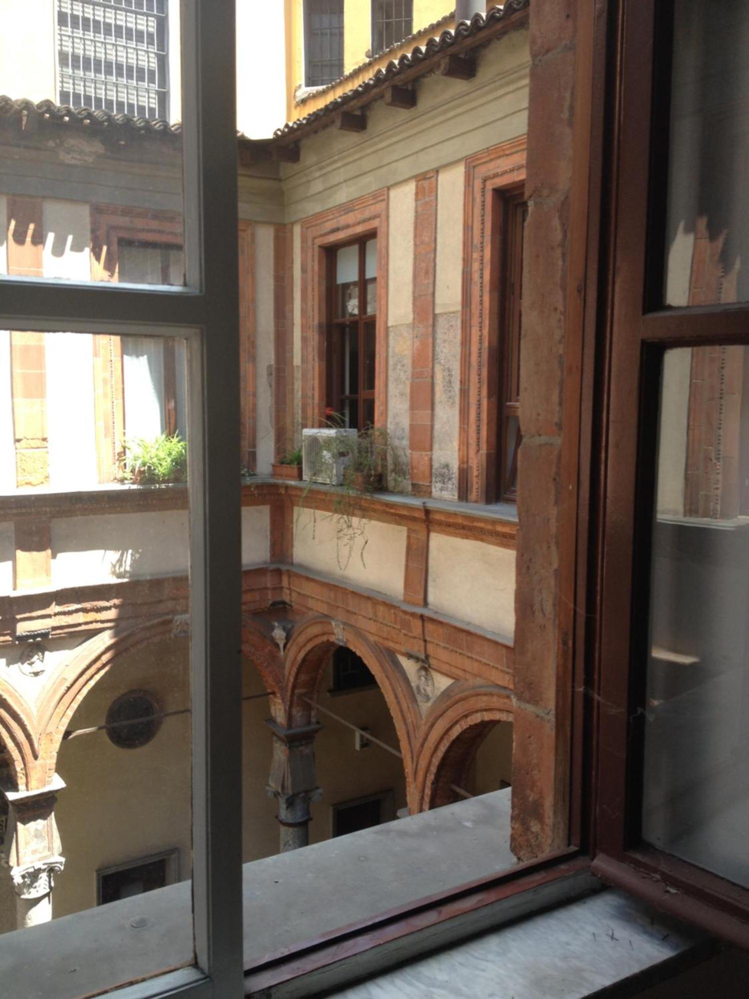 Free 30 Minutes Preemptive Cognitive Disconnect Therapy Price Location Real Duomo Palace Mini Suite Milano Exterior foto